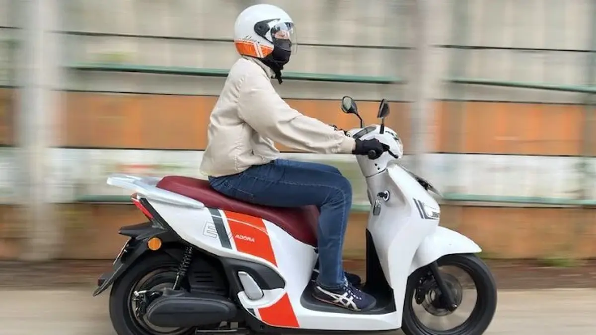 Heboh! Polytron Fox 350 Resmi Meluncur, Motor Listrik Rp15 Jutaan Ini Bikin Kaget karena Fitur Mewah Setara Skuter Premium