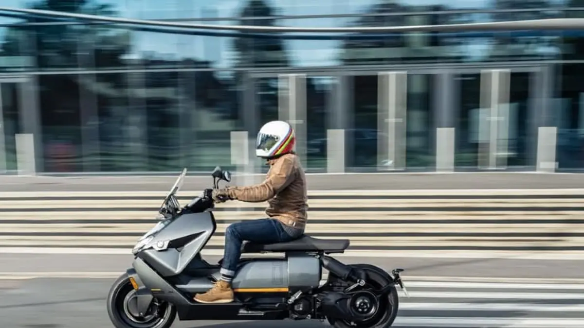 Polytron Fox 350 Bikin Geger! Motor Listrik Baru Ini Tawarkan Cruise Control hingga Harga Rp15 Jutaan, Benarkah Lebih Canggih dari Pendahulunya?