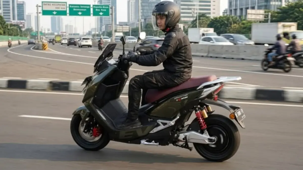 Polytron Fox 350 Resmi Meluncur, Skutik Listrik Murah Rp15 Jutaan dengan Fitur Canggih dan Desain Mirip NMAX!