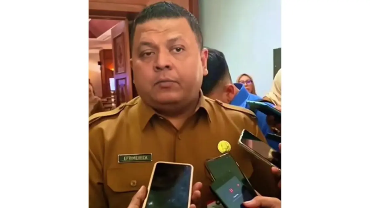 Direktur Fasilitasi Kelembagaan dan Kepegawaian Perangkat Daerah Ditjen Otonomi Daerah Kemendagri, Efrimeiriza, yang hadir langsung dalam rapat bersama jajaran Pemkab Tulungagung.