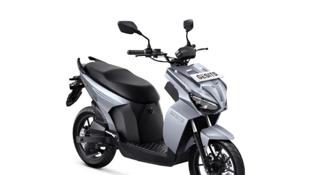Polytron Fox 200 vs Gesits G1, bandingkan harga, fitur, dan jarak tempuh. Mana motor listrik terbaik untuk kebutuhan harian?