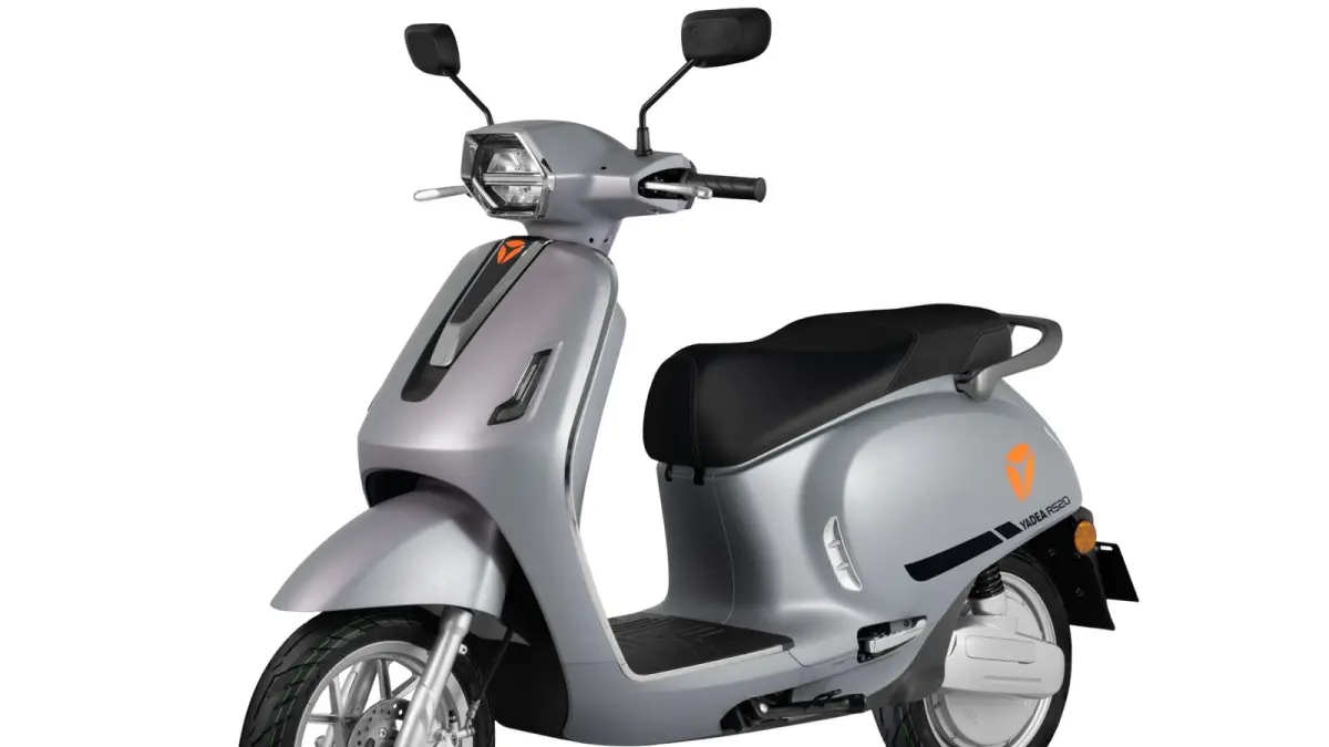Yadea RS20 motor listrik Rp16 jutaan dengan desain retro, fitur canggih, dan pajak murah cuma Rp35 ribu per tahun.