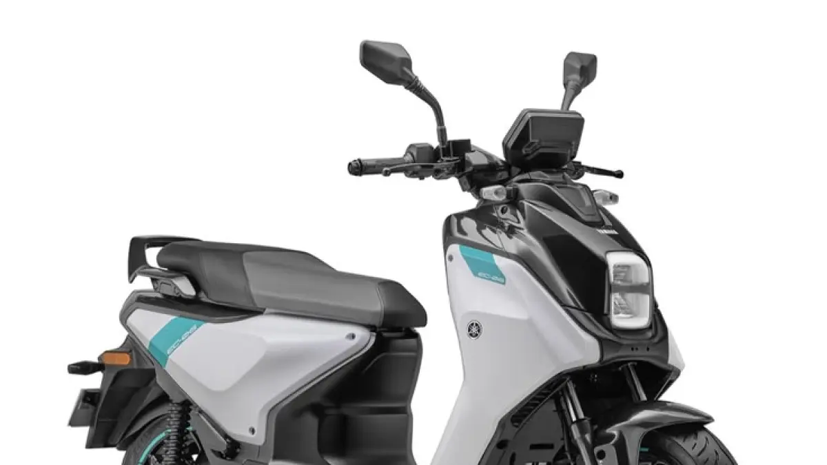 Motor listrik Yadea Velux tipe E hadir dengan fitur canggih dan harga terjangkau, tapi punya kekurangan di baterai dan bagasi.(Pinterest)
