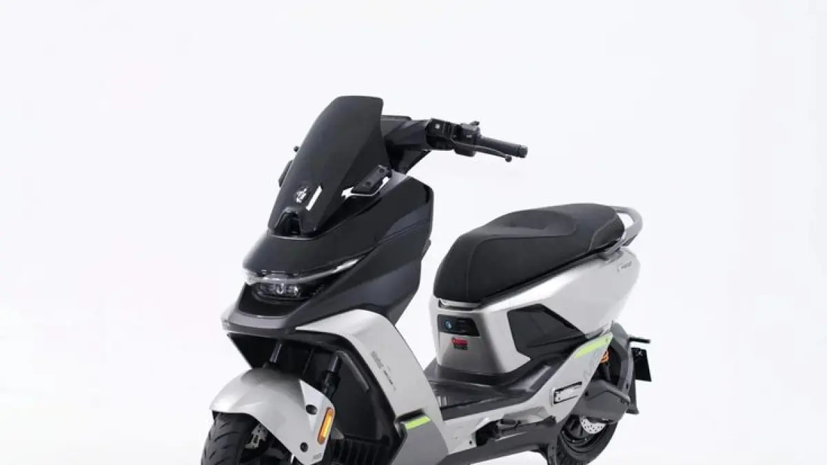 Review Yadea Osta P: motor listrik jarak 150 km, harga Rp24 jutaan, fitur lengkap dan cocok untuk harian.(Pinterest)