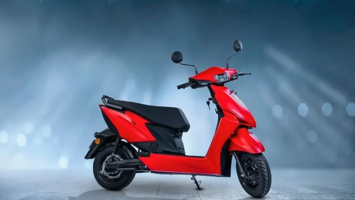 Yadea Velx tipe H motor listrik mampu tempuh 90 km, fitur GPS, reverse, dan charging cepat 4 jam, solusi hemat BBM.(Pinterest)