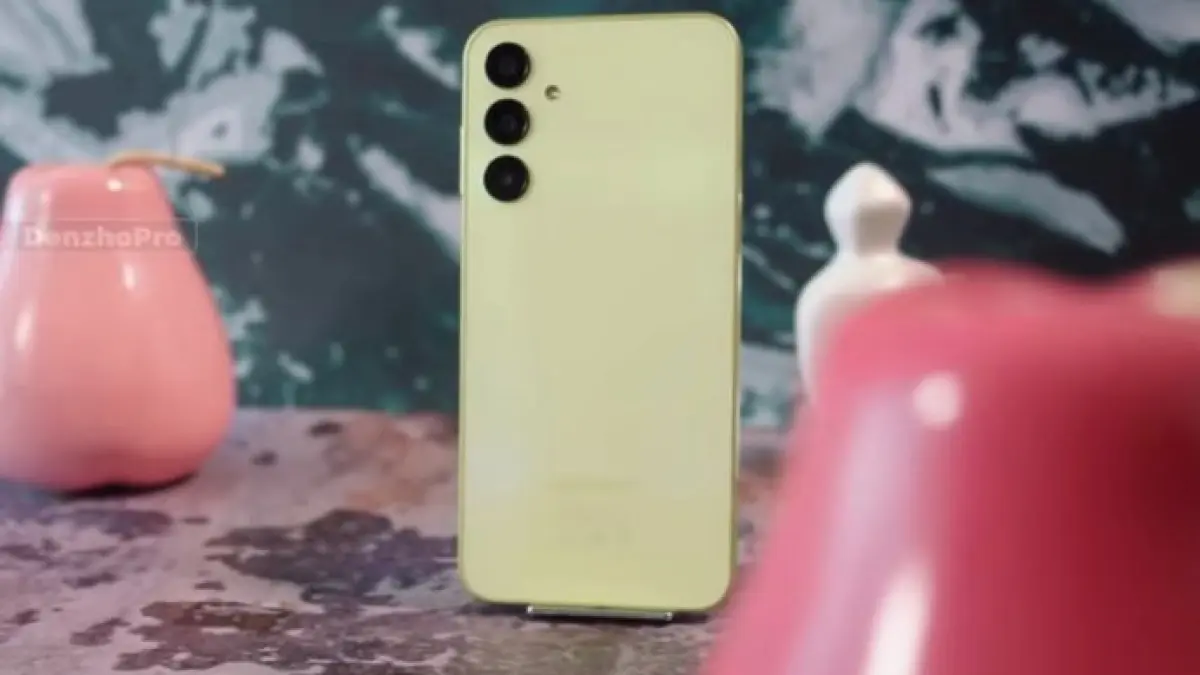 Cek daftar Samsung Super AMOLED turun harga Mei 2025! Galaxy M54 diskon jutaan rupiah, layar bening baterai awet kini makin murah. Sikat sekarang!(screenshot youtube)