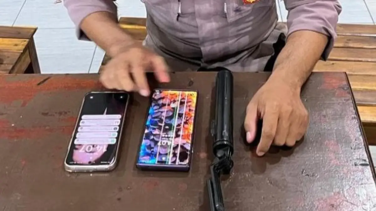 Unit Reskrim Polsek Tulungagung Kota mengamankan dua orang yang diduga terlibat dalam tindak pidana pornografi, Selasa (14/4), sekitar pukul 22.40 WIB.
