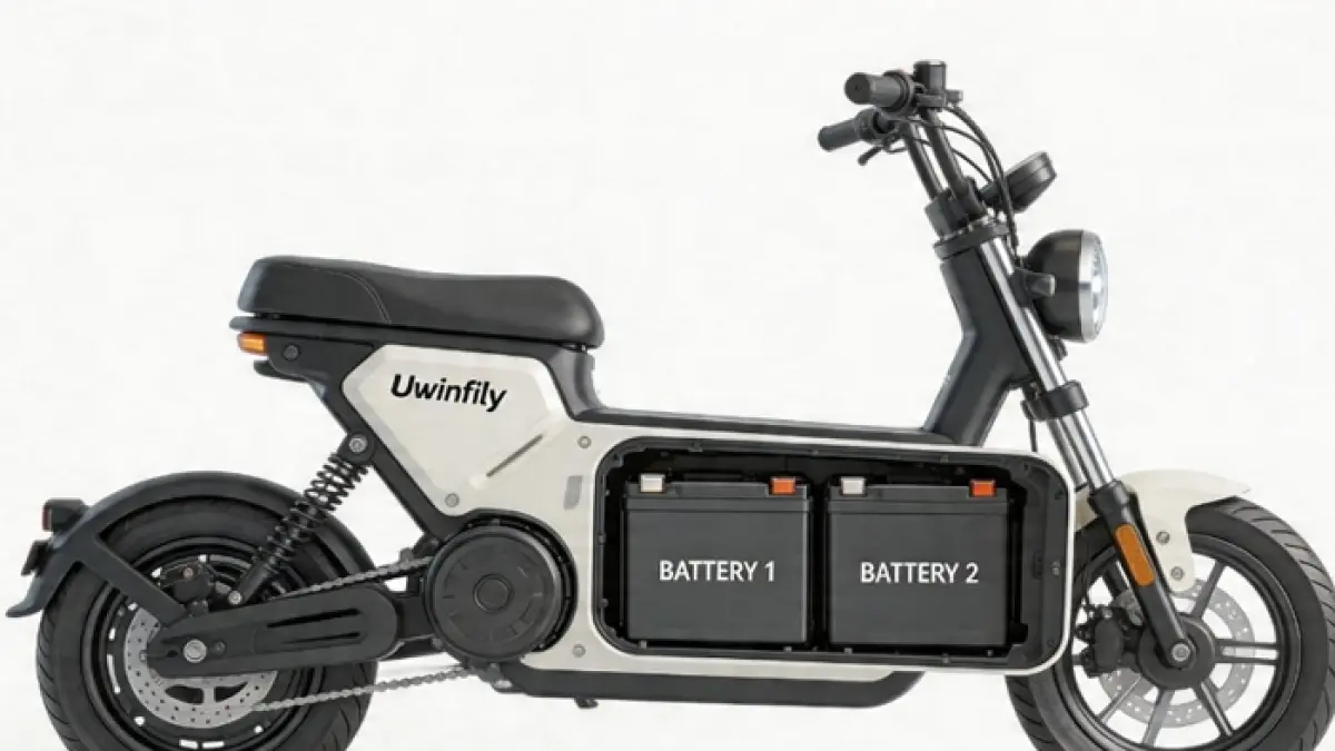 Uwinfly M135H hadir dengan dual baterai, jarak tempuh 180 km, dan fitur aplikasi canggih yang bikin motor listrik makin unggul. Ilustrasi Gemini AI