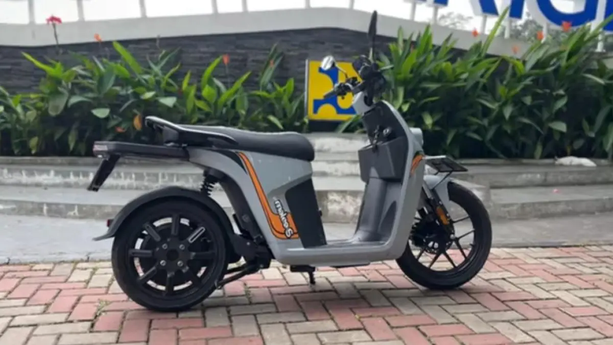 Charge Maleos S hadir dengan upgrade baterai 74V, jarak tempuh hingga 150 km, dan fitur baru seperti Hill Start Assist. (Screenshot Youtube)