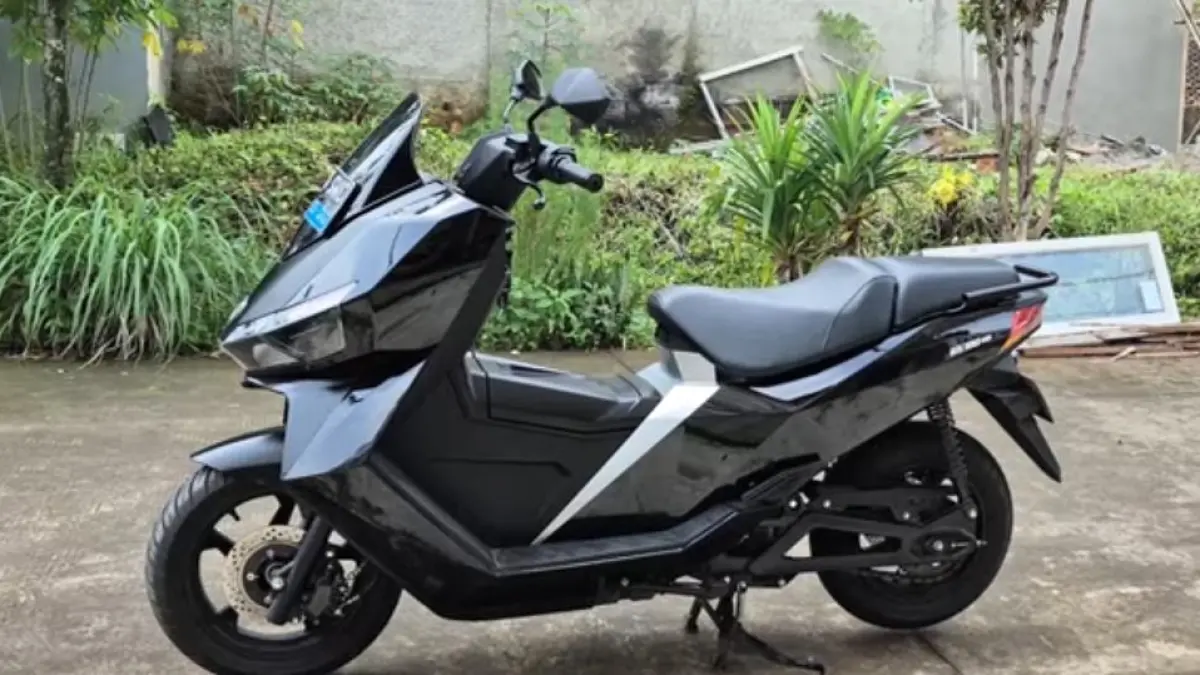 Daedong Mobility GS100 Lite hadir sebagai motor listrik Korea dengan jarak tempuh 100 km dan baterai swap, cocok untuk ojol.