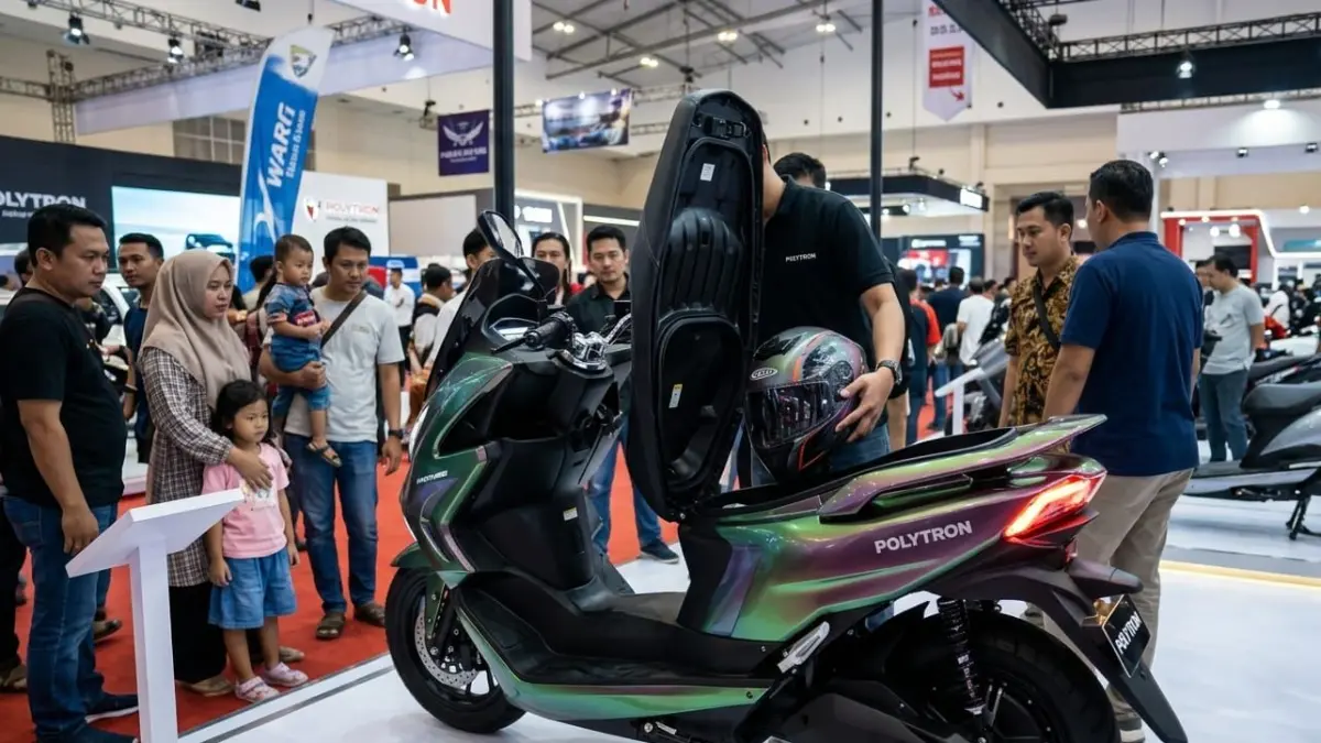 Polytron Fox 350 tampil dengan desain mirip PCX, fitur canggih, dan bagasi besar. Simak keunggulan lengkap motor listrik ini!
