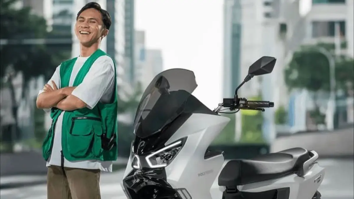 Simak review lengkap motor listrik Polytron Fox 350! Performa kencang, jarak tempuh 140 KM, dan harga terjangkau. Solusi mobilitas masa depan Anda. (Screenshot youtube)