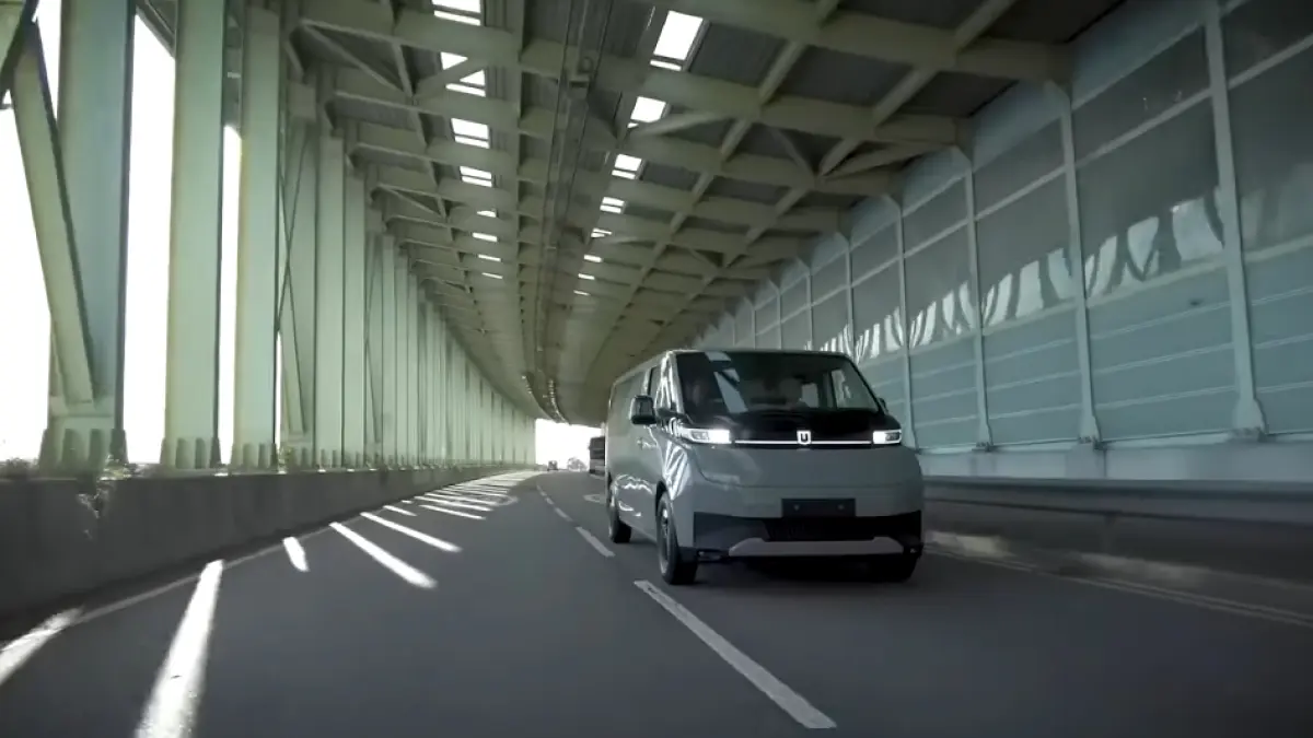 Farizon Super Van hadir sebagai mobil komersial listrik besar dengan fitur canggih dan jarak tempuh 400 km, siap masuk Indonesia