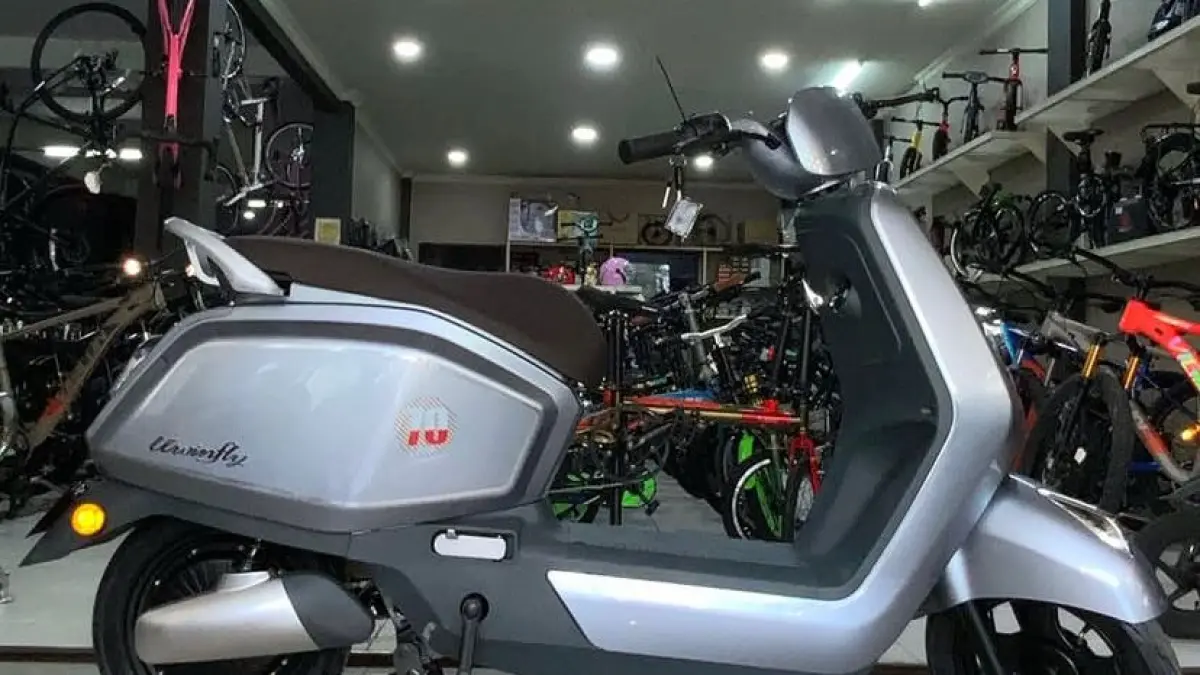 Review Uwinfly T70 terbaru September 2025! Desain makin mirip motor, tanpa pedal gowes, dinamo 600W lebih bertenaga. Cek detail fiturnya di sini!  (screenshot instagram)