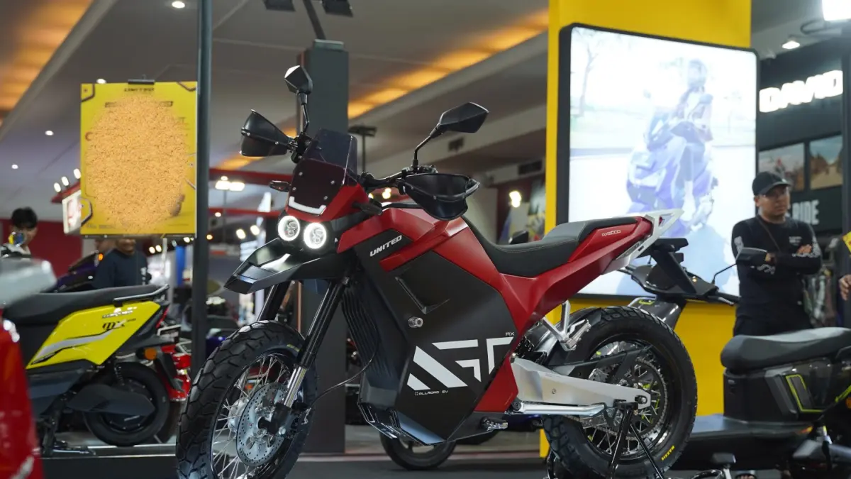Motor listrik United terbaru di IMS 2026 hadir dengan harga Rp46 jutaan, spek 6 KW, jarak 120 km, dan fitur fast charging. (Sumber: United Motor)