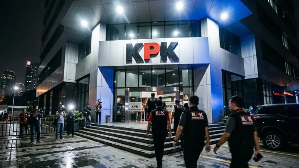 OTT KPK Tulungagung 2026 menyeret Bupati Gatut Sunu Wibowo. KPK periksa intensif di Jakarta, 12 pejabat turut diamankan (Pinterest).
