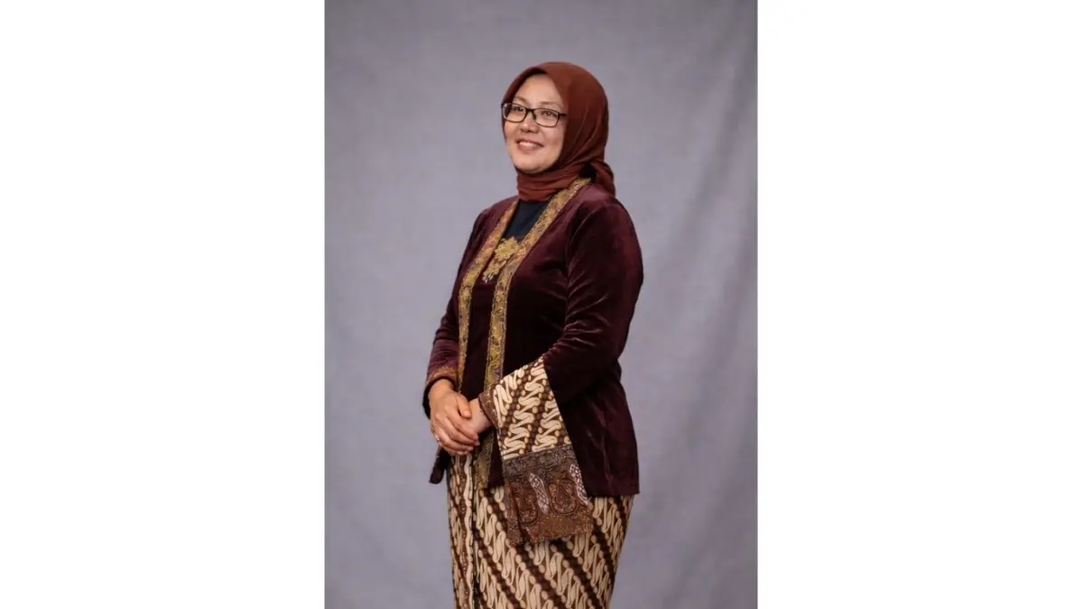 SRI LAILATIN: Perempuan dan laki-laki sejajar. Karena itu, perempuan jangan hanya berada di belakang. Kita harus bersamasama maju untuk membangun desa.