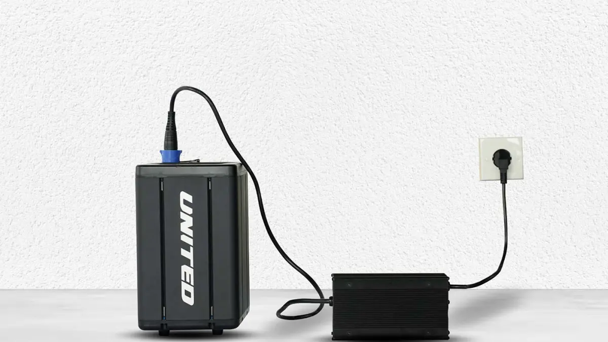 Tips perawatan baterai motor listrik biar awet, hindari overcharge dan jaga suhu agar performa tetap optimal.