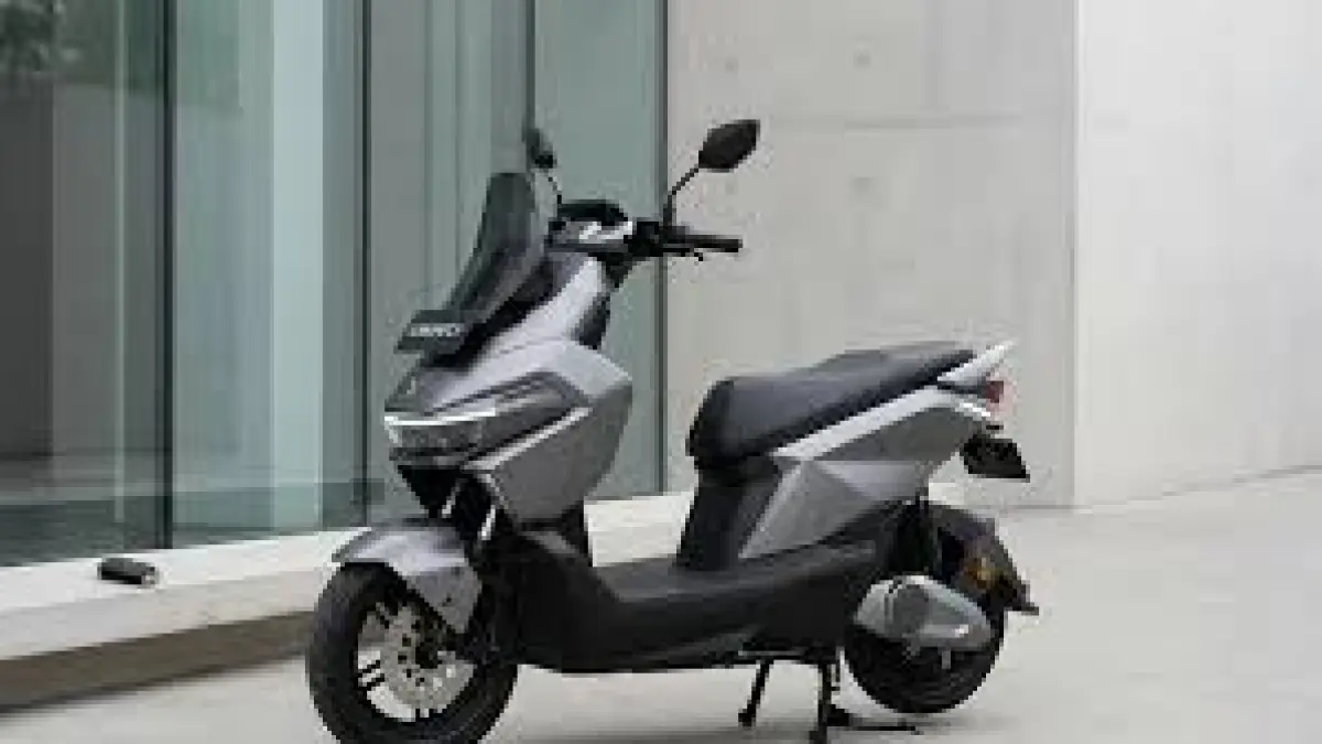 5 rekomendasi motor listrik terbaik 2026 yang bagus dan awet. Harga mulai Rp14 jutaan, performa tinggi, jarak tempuh jauh.