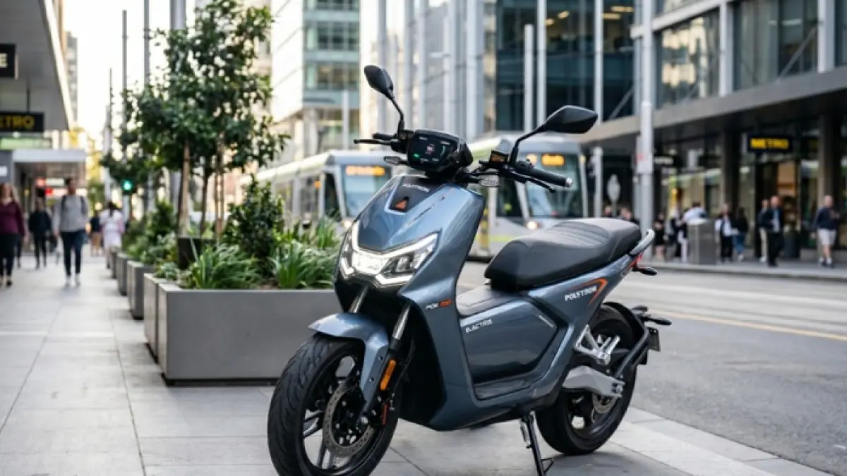 Polytron Fox 350 hadir dengan fitur canggih seperti keyless, cruise control, dan jarak tempuh 130 km, siap jadi motor listrik unggulan. Ilustrasi Gemini AI