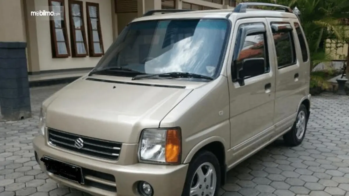 Rekomendasi mobil bekas Rp50 jutaan versi Uto Channel, dari Avanza hingga Nissan March, cocok untuk kendaraan pertama.