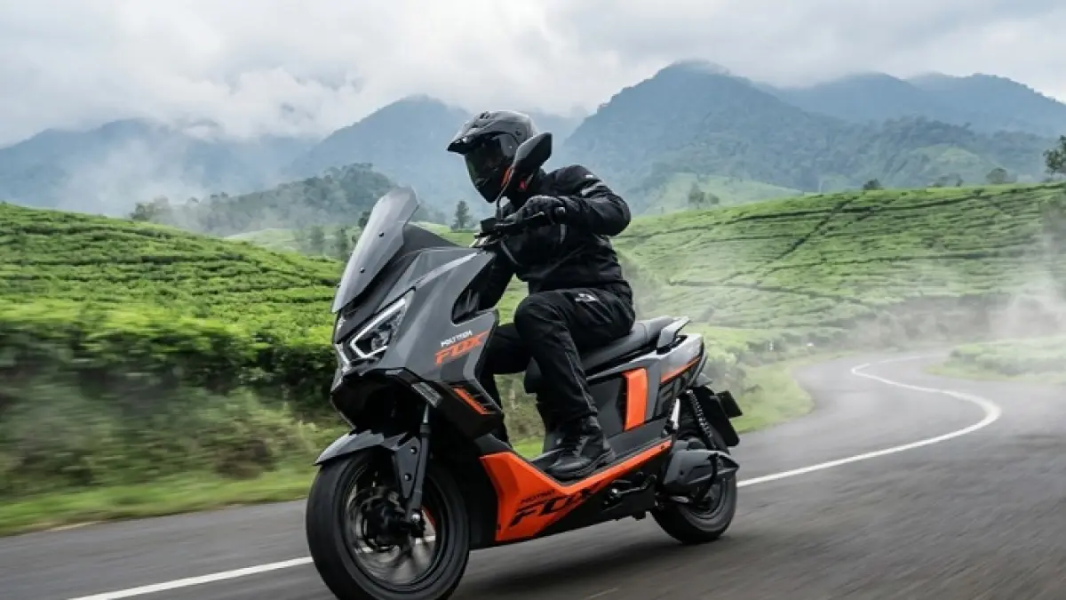 Touring Polytron Fox 350 Bogor-Bandung tembus 158 km. Simak performa, konsumsi baterai, dan strategi charging motor listrik ini (Gemini AI)