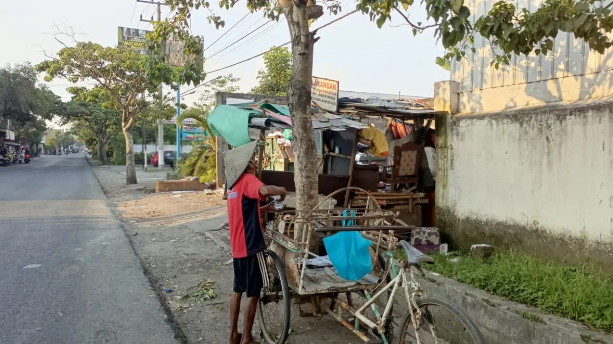 Lokasi slaah satu TPS di Tulungagung.(RAHIIQ AL BACHRI/RADAR TULUNGAGUNG)