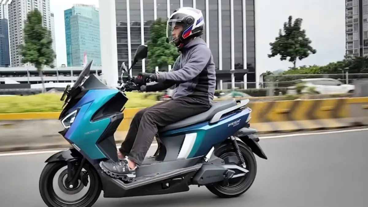 Review motor listrik Polytron Fox 350 2026, harga murah dengan performa dan fitur lengkap untuk harian. (SC YOUTUBE)