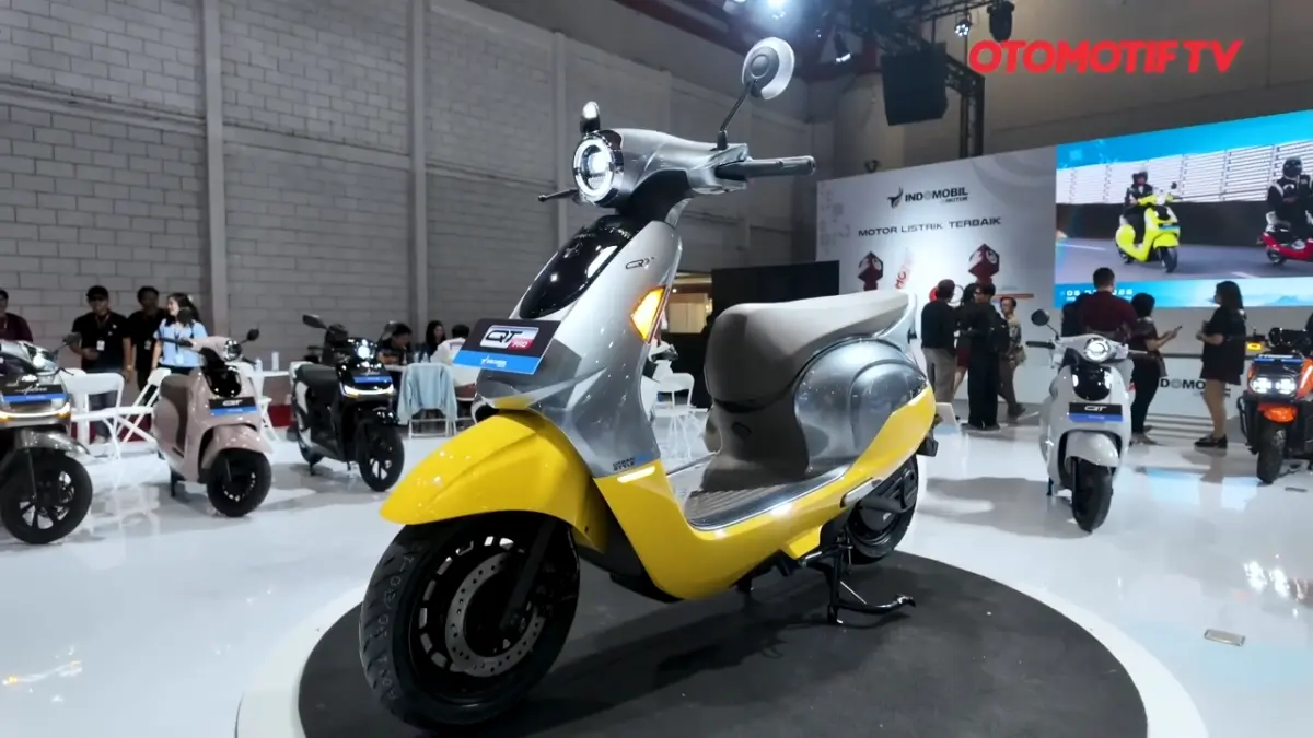 Indomobil eMotor QT hadir dengan desain klasik Eropa, fitur lengkap, dan jarak tempuh hingga 135 km, harga mulai Rp15 jutaan.
(screenshoot youtube)
