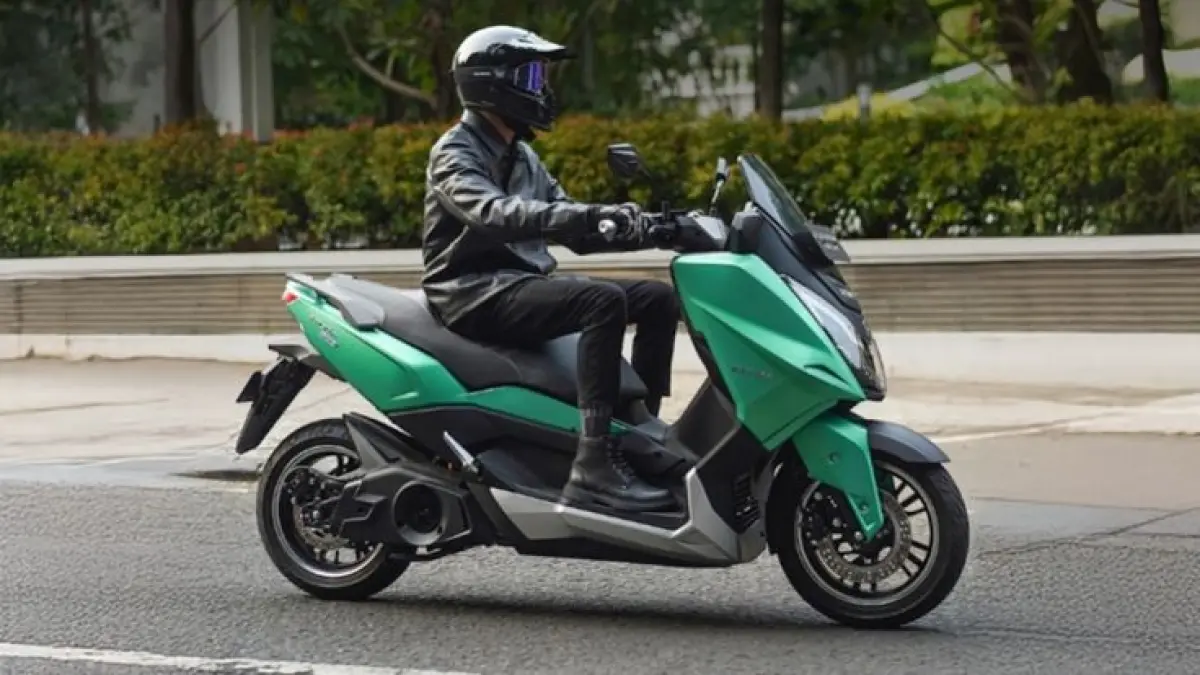 Polytron Fox 350 hadir dengan desain baru, fitur lengkap, dan harga mulai Rp15 jutaan yang bikin pasar motor listrik geger (Pinterest).
