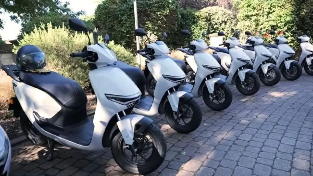 Honda CUV e: resmi hadir dengan teknologi baterai swap praktis. Simak spesifikasi, fitur canggih, dan keunggulan motor listrik terbaru Honda ini.(screenshot instaram)