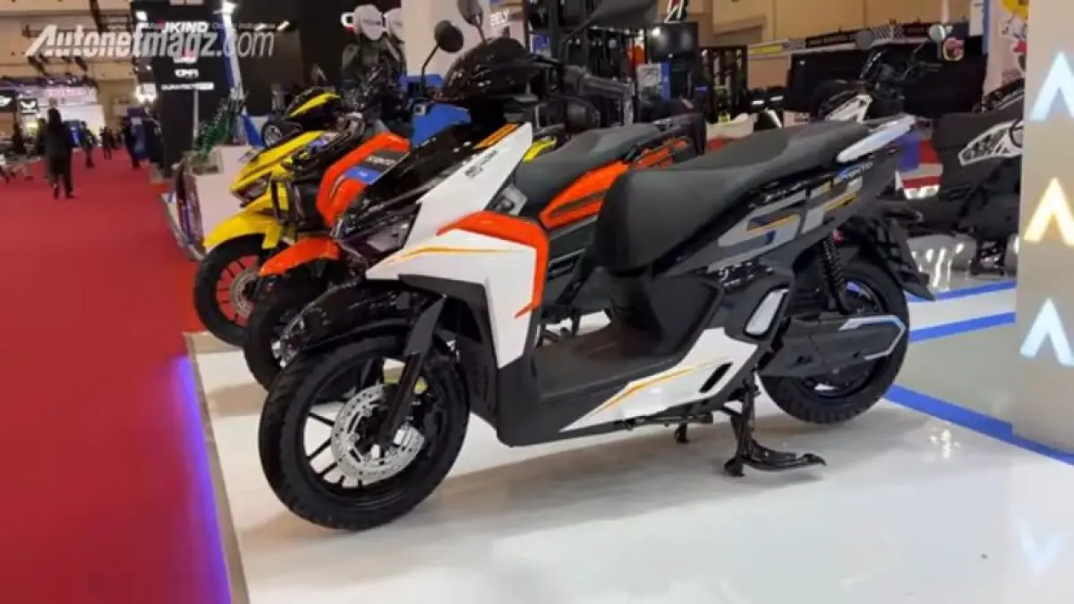 Indomobil E-Motor Sprinto resmi hadir dengan desain sporty, jarak tempuh 110 km, dan fitur canggih layar touch screen. Intip spesifikasi lengkapnya! (screenshot youtube)