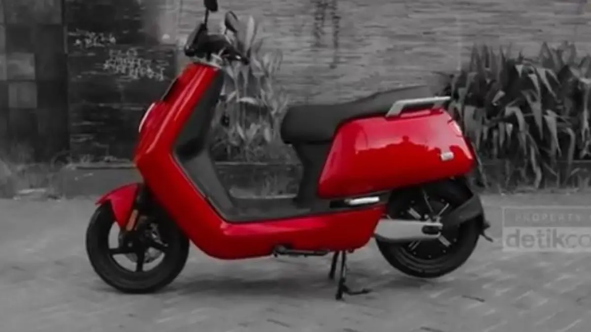 Penasaran dengan motor listrik NIU NQi Sport? Simak ulasan performa, biaya hemat, hingga kelebihan dan kekurangannya sebelum Anda beralih dari BBM.(screenshot youtube)