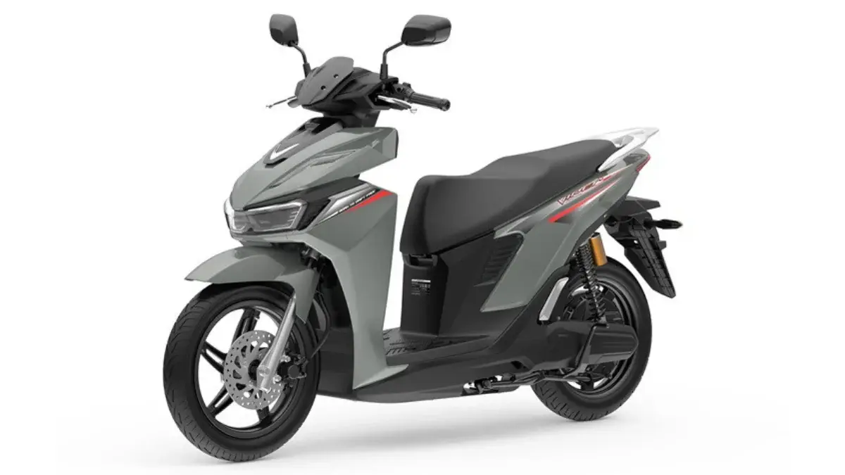 FinFast Viper 2026 hadir dengan dinamo 3.000 watt dan jarak 150 km. Siap jadi motor listrik pesaing Vario di Indonesia.