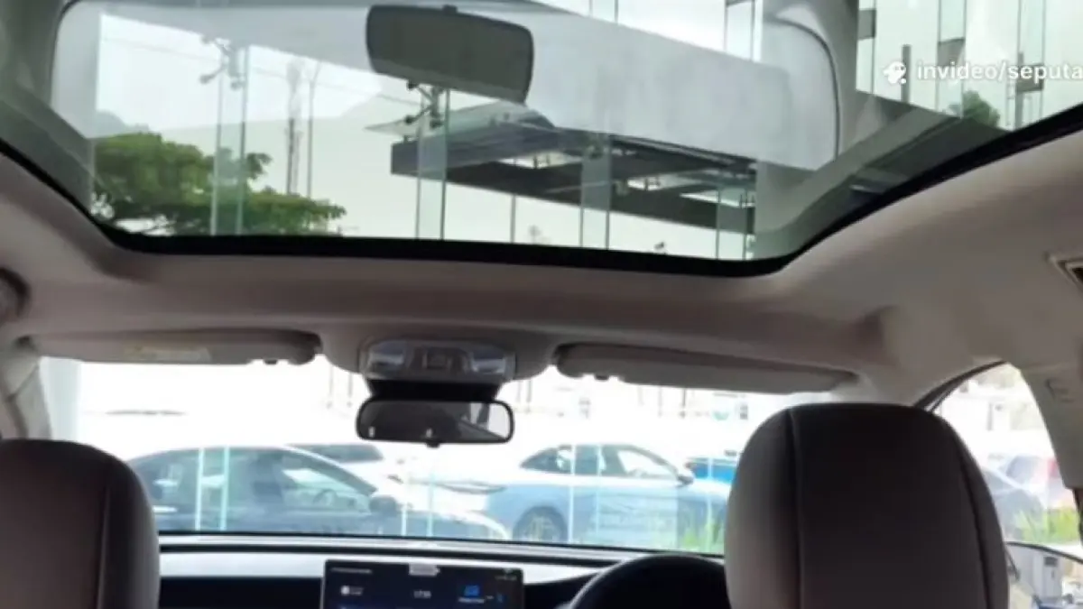Duel maut BYD M6 vs Toyota Avanza! Pilih kemewahan mobil listrik atau keandalan raja jalanan? Simak perbandingan fitur, performa, dan biayanya!(Screenshot Youtube)