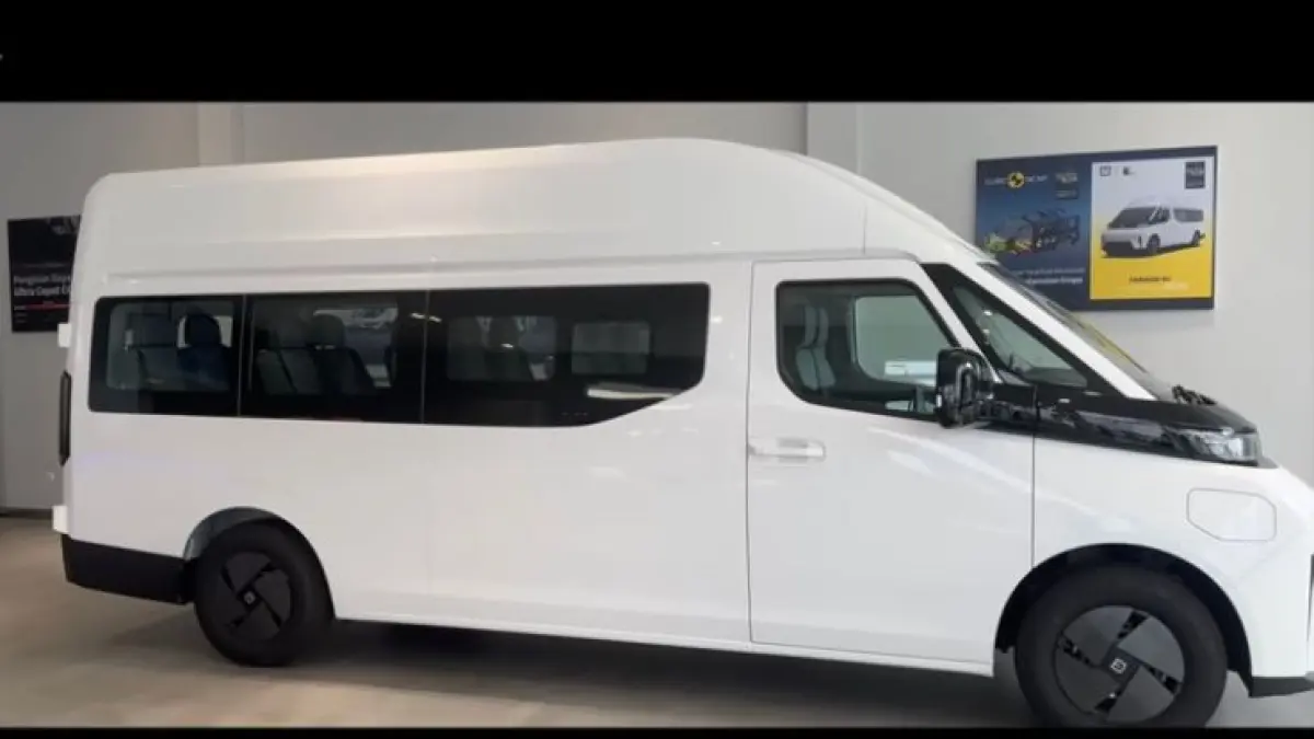  Kenalan dengan Farizon Super Van, minibus listrik termewah dari Geely! Muat 16 orang, jarak tempuh 400km, & fitur ADAS canggih. Cek spesifikasinya!(Screenshot Youtube)
