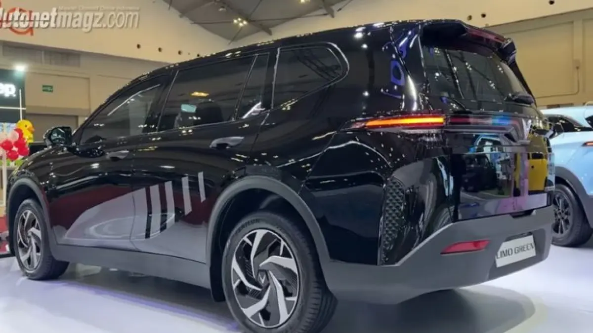 VinFast Limo Green resmi diperkenalkan! MPV listrik 7-seater pertama khusus taksi dengan jarak tempuh 470 km dan harga bersaing. Cek detailnya di sini!(Screenshot Youtube)
