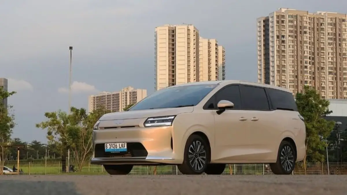  Wuling Hongguang EV meluncur di GJAW 2025! MPV listrik mewah dengan jarak tempuh 540 km & pintu geser elektrik. Intip spesifikasi lengkapnya!(Screenshot Youtube)