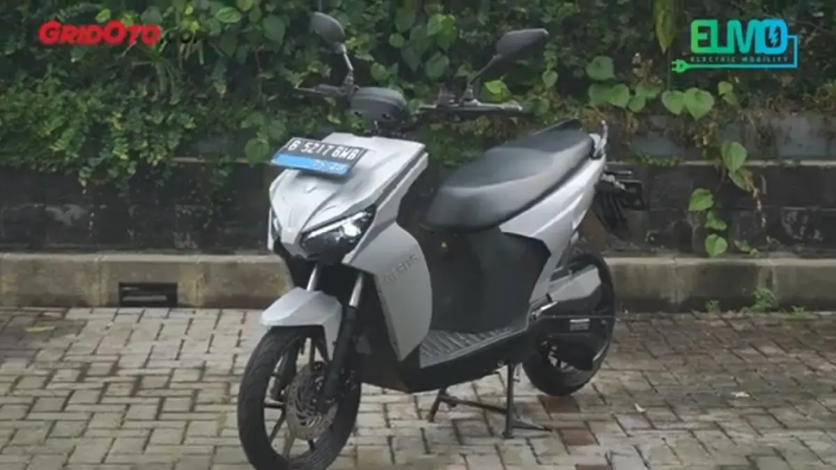 Gesits G1 DLX hadir di IIMS 2024 dengan fitur keyless dan desain baru. Motor listrik ini siap meluncur dalam waktu dekat.(screenshot youtube)