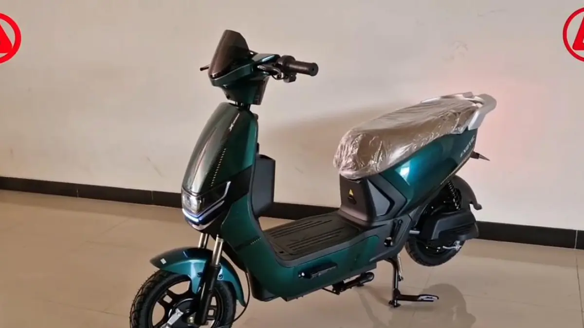 Review Exotic Sterrato, motor listrik Rp5 jutaan dengan fitur keyless, top speed 50 km/jam dan desain futuristik.(screenshot yputube)