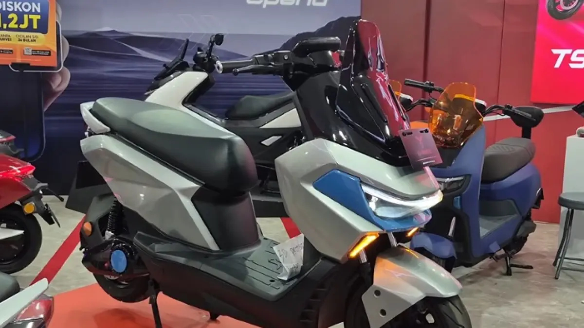 Review Uwinfly M110G Indonesia, motor listrik 3.000 watt dengan fitur canggih, jarak 100 km, dan harga terjangkau. (SC YOUTUBE)