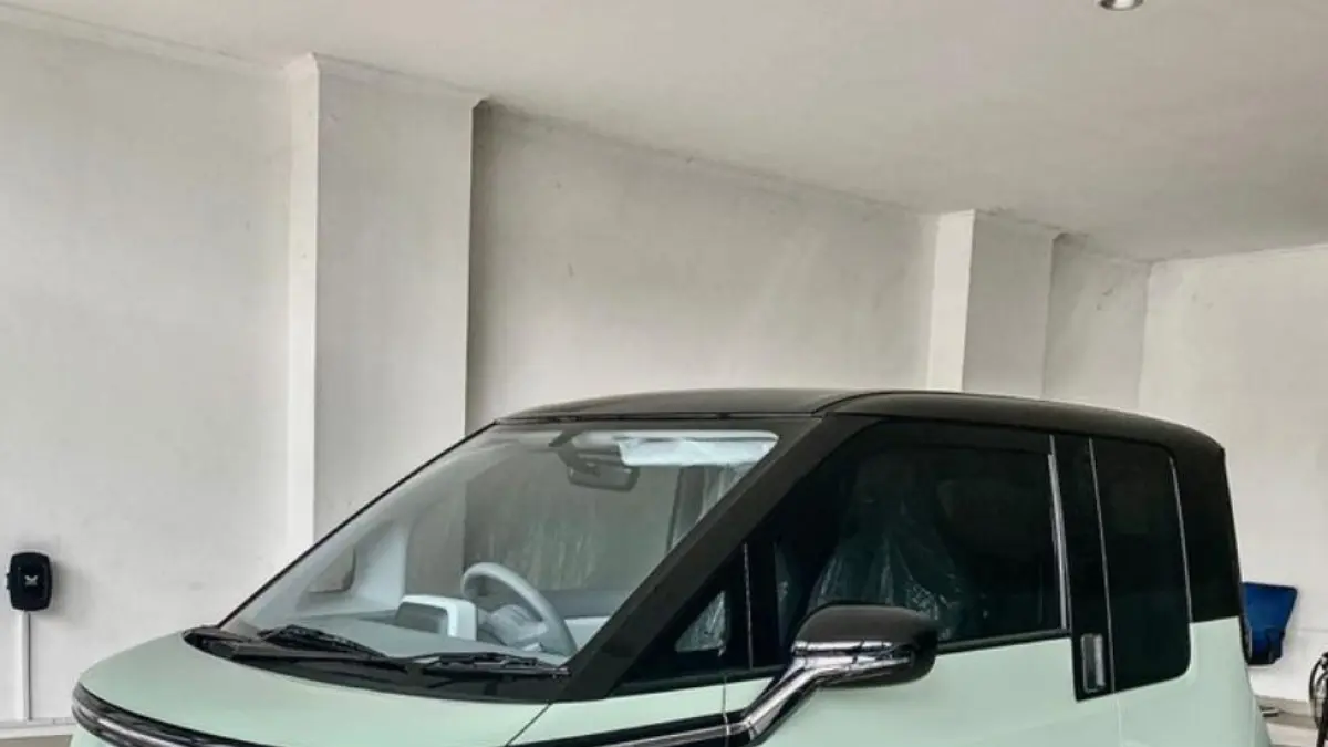 Wuling Air ev Galaxy Blue varian Pro hadir dengan desain futuristik, jarak tempuh 300 km, dan harga lebih murah. Simak ulasannya!(pinterest.com)