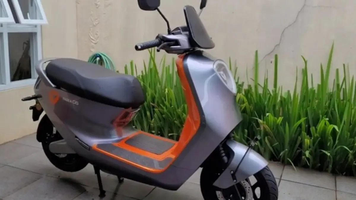 Review Yadea G6 setelah 8 bulan, ungkap masalah baterai kembung hingga performa turun. Masih layak dibeli?(screenshot youtube)