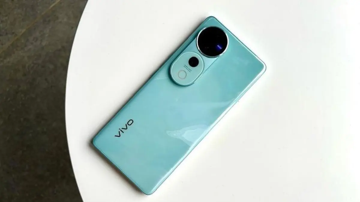 Vivo V50e siap meluncur 10 April 2025 dengan layar AMOLED 120Hz, kamera Sony 50MP, dan harga mulai Rp4 jutaan (Pinterest).