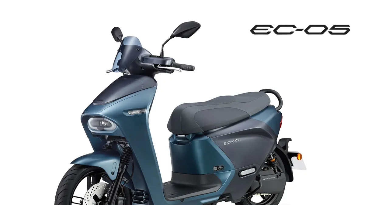 Yamaha EC-05 hadir sebagai motor listrik kompak dengan baterai swap dan performa gesit, cocok untuk mobilitas perkotaan.