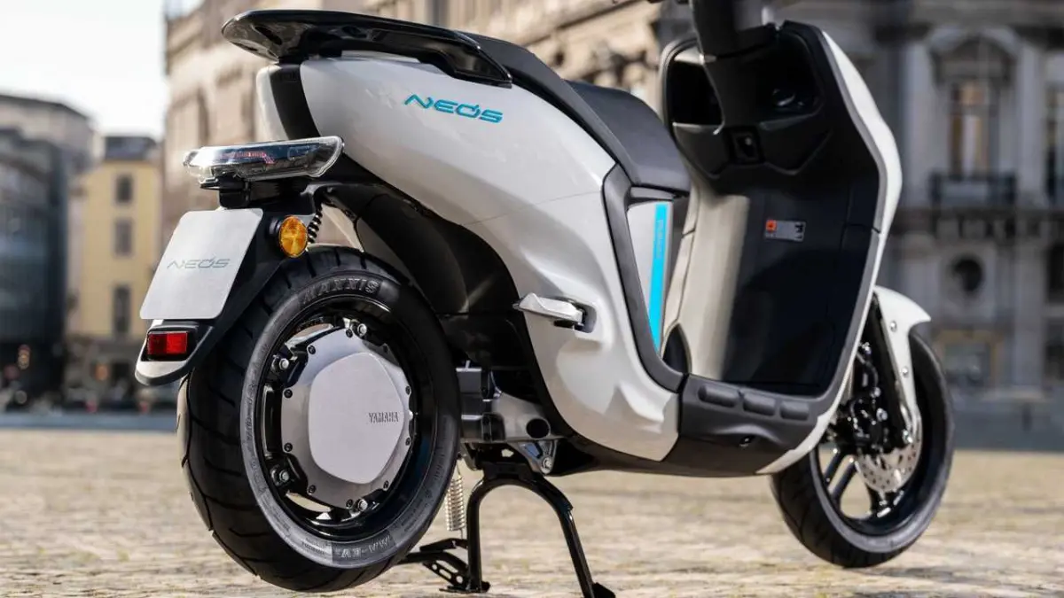 Yamaha NEO’s motor listrik hadir dengan jarak 72 km, desain futuristik, dan fitur lengkap, tapi belum dijual di Indonesia.