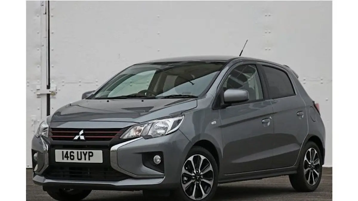 Mitsubishi Mirage 2026 hadir dengan desain sporty, fitur modern, dan irit BBM. Simak spesifikasi dan harga terbarunya di sini!(pinterest)