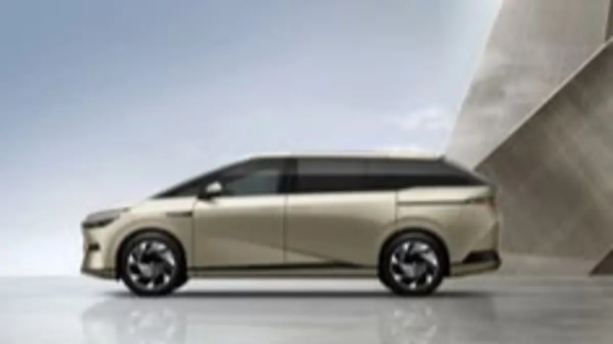 VinFast Limo Green 2026 hadir sebagai MPV listrik 7 penumpang seharga Rp319 juta. Cocok untuk taksi online dengan jarak 470 km!