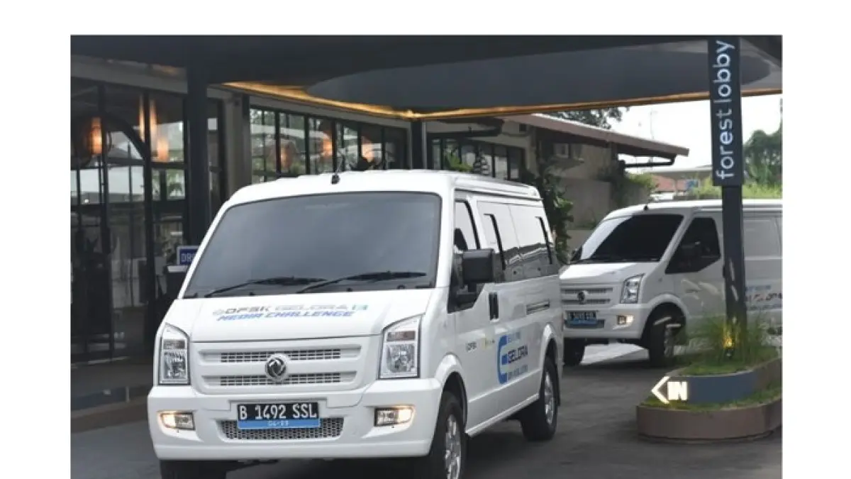 DFSK Gelora E Tipe B hadir di GJAW 2025. Mobil listrik kargo murah Rp300 jutaan, cocok untuk usaha dan logistik.(pinterest)
