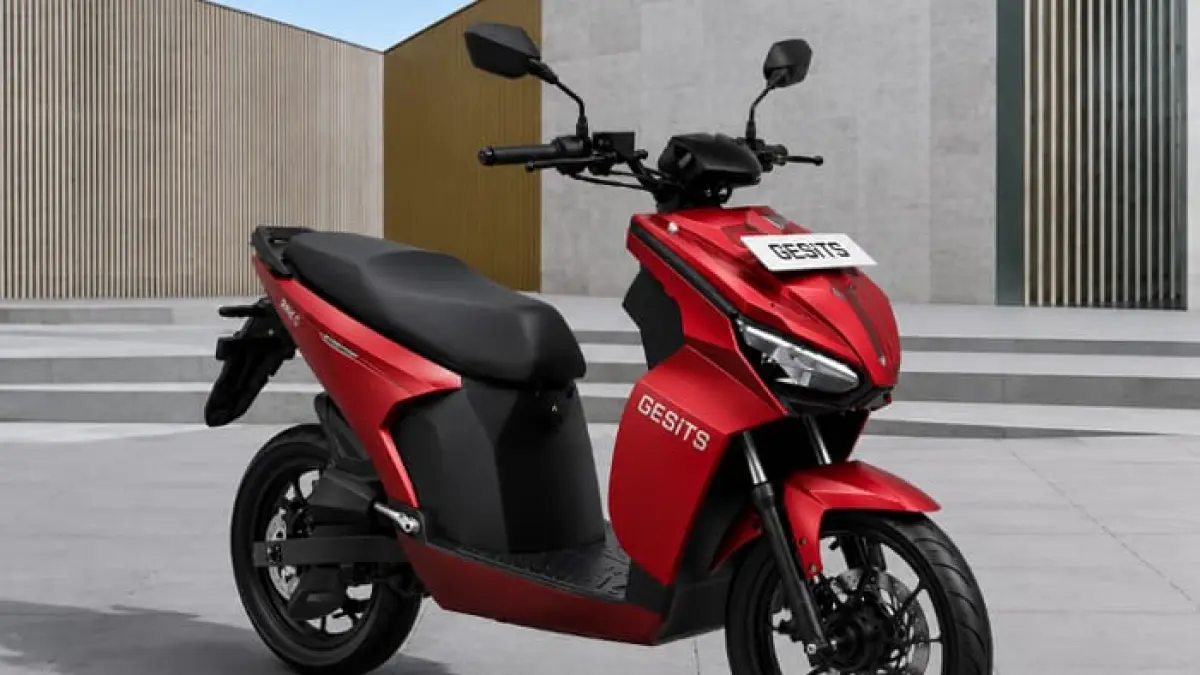 Gesit Raya G motor listrik kencang 70 km/jam, harga Rp27 jutaan, fitur lengkap dan jarak tempuh 60 km jadi sorotan.(Gemini AI)